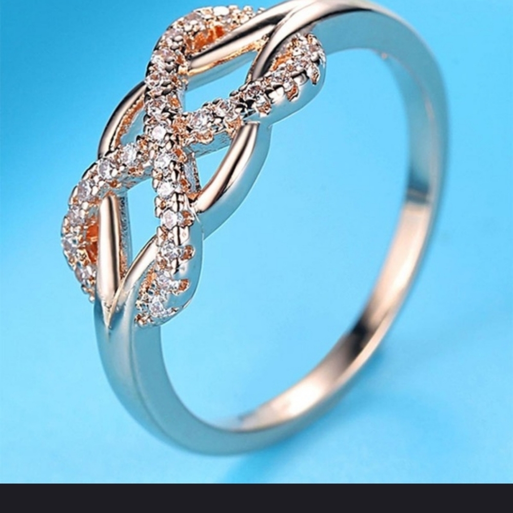 Beautiful Rose Gold plated Infinity Ring - Picture 1 of 7